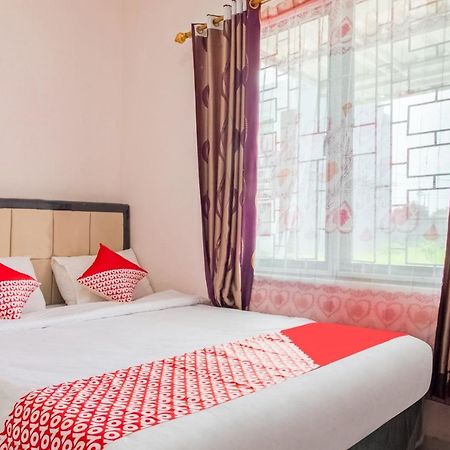 Hotel Oyo 3256 Rukost I8 Karawang Exterior foto