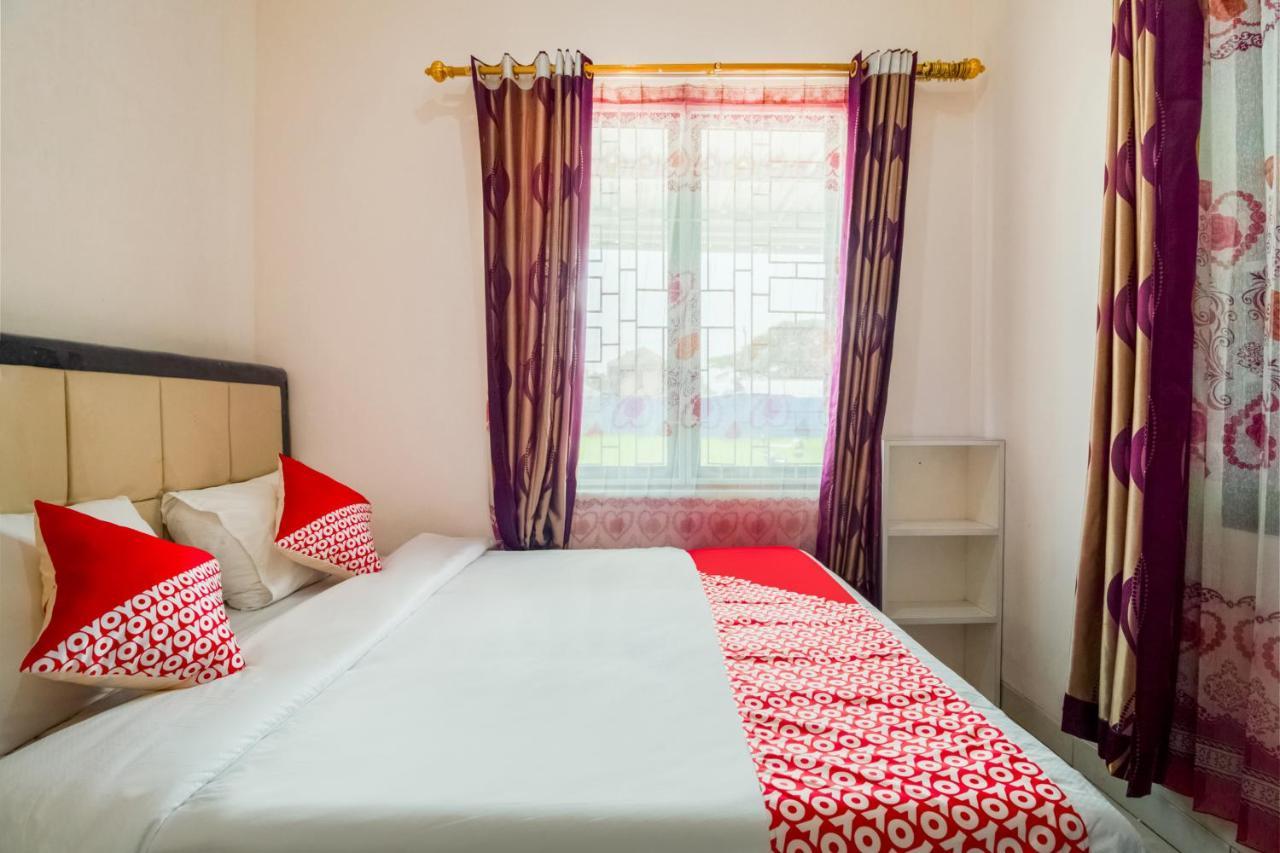 Hotel Oyo 3256 Rukost I8 Karawang Exterior foto