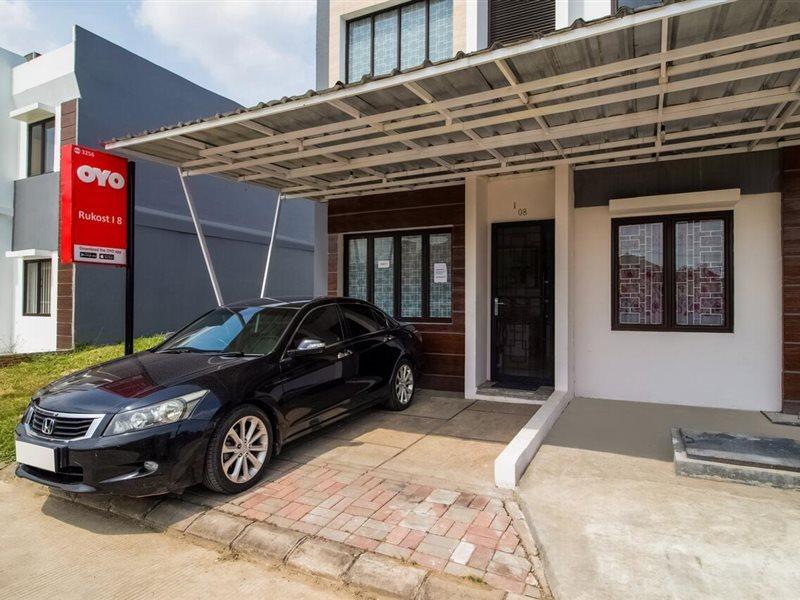 Hotel Oyo 3256 Rukost I8 Karawang Exterior foto
