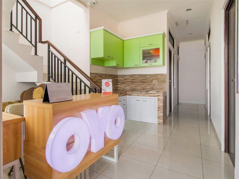 Hotel Oyo 3256 Rukost I8 Karawang Exterior foto